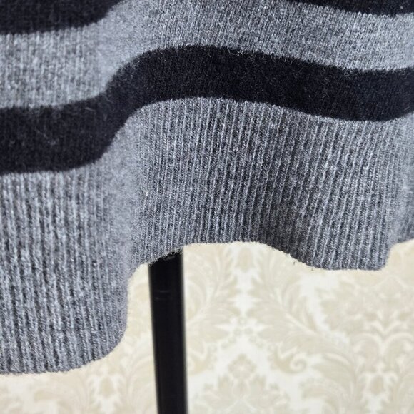 DKNY Size Medium Black Gray Vertical Striped Pullover Sweater Sequin Accents - Picture 5 of 12